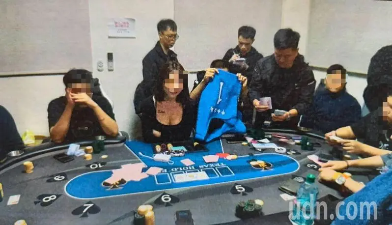 賭場請來林姓女子擔任荷官。記者黃子騰/翻攝